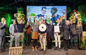 Anthuriumkwekerij Stolk Brothers wint Tuinbouw Ondernemersprijs