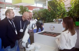 Slimme software en veelzijdige robots blinken uit op Greentech